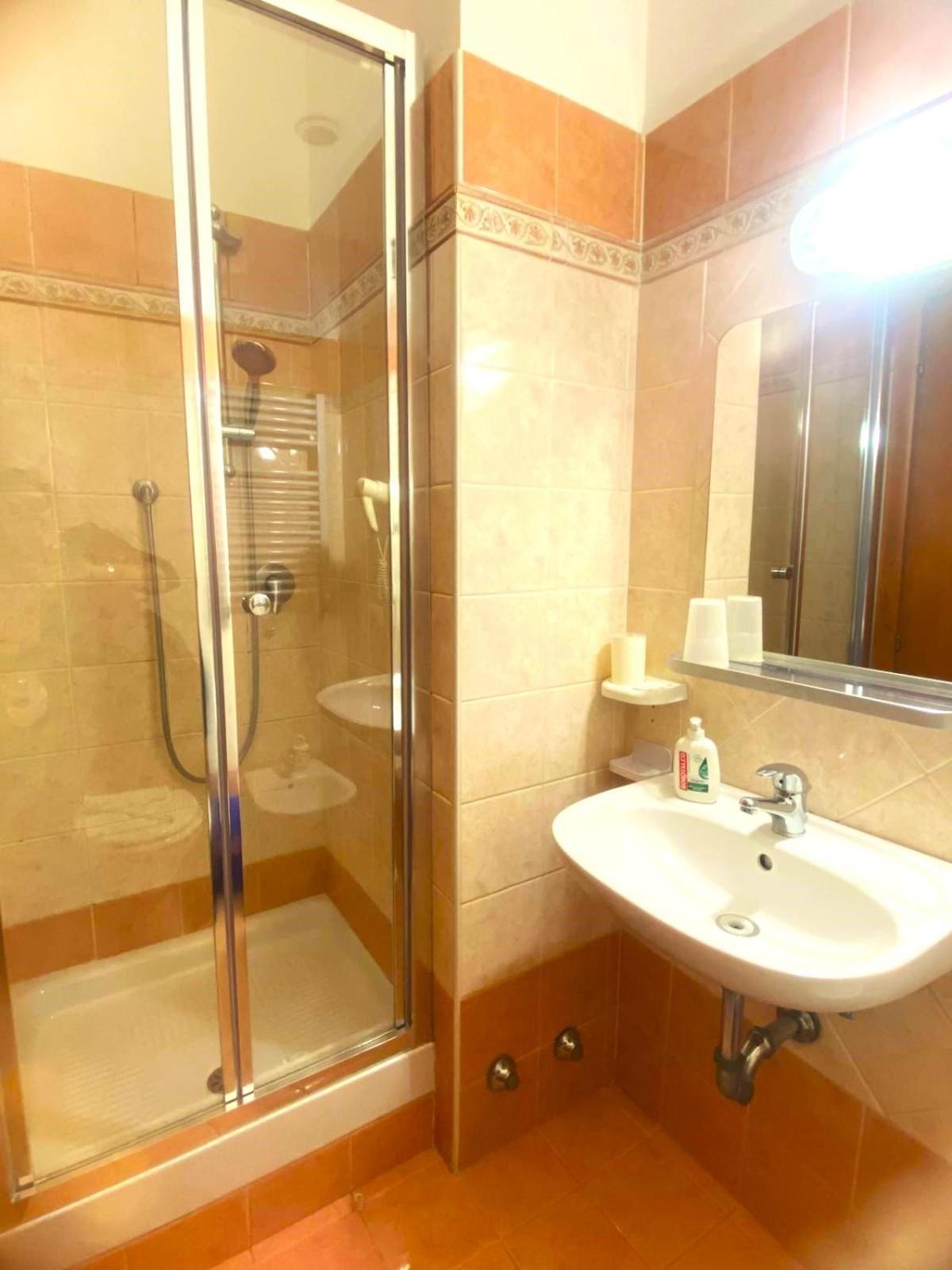 Affittacamere Now Rome-address Via Palestro,56- Breakfast Included *